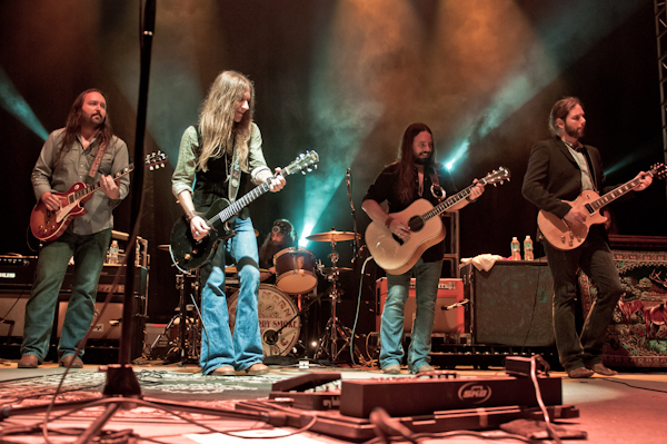 MIRÁ EL VIDEO Blackberry Smoke – «Shakin’ Hands With The Holy Ghost» del álbum » Whippoorwill» (2012)